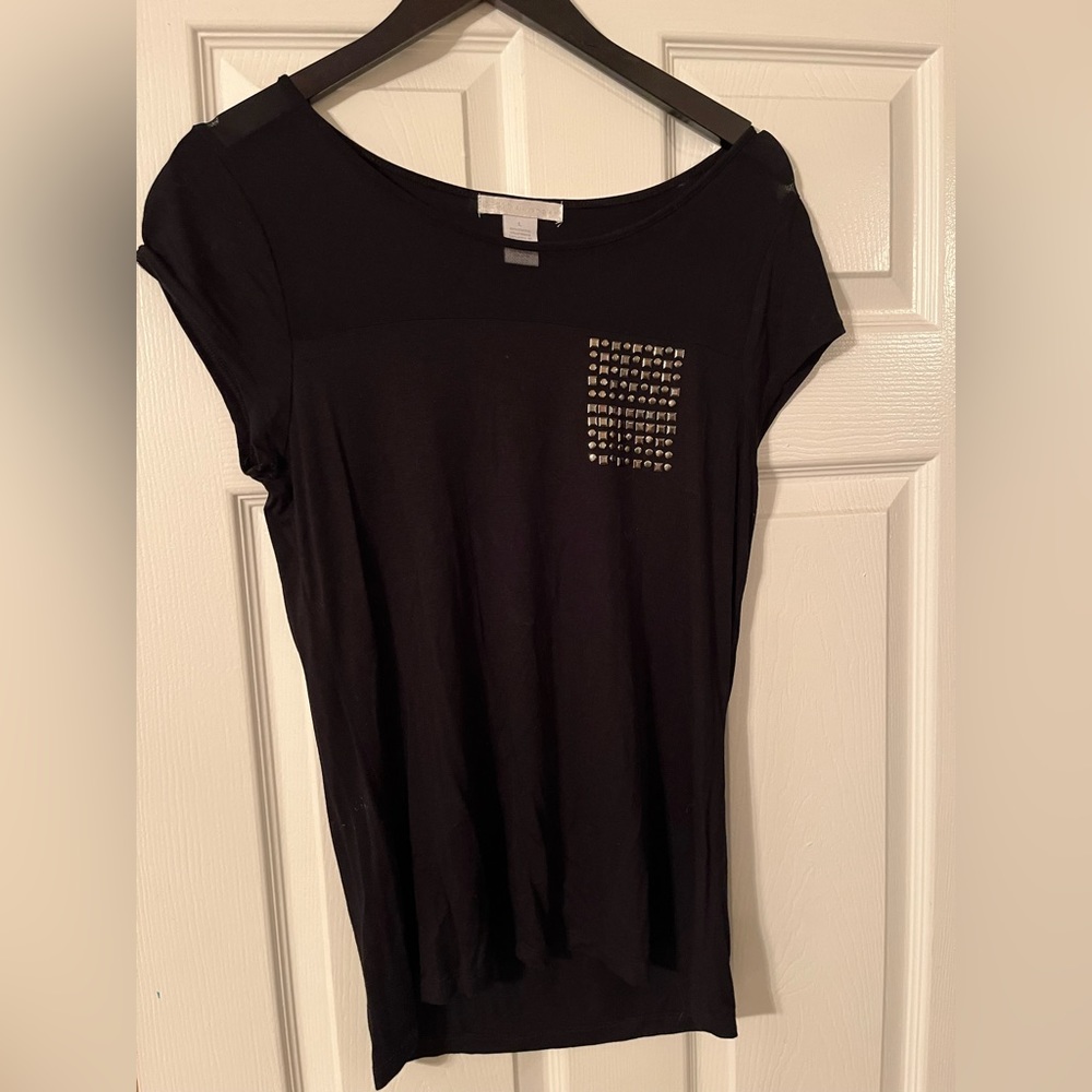 🐠Design History.  Women’s Shirt. Large. Short Sleeve. Black. Beaded Pocket.